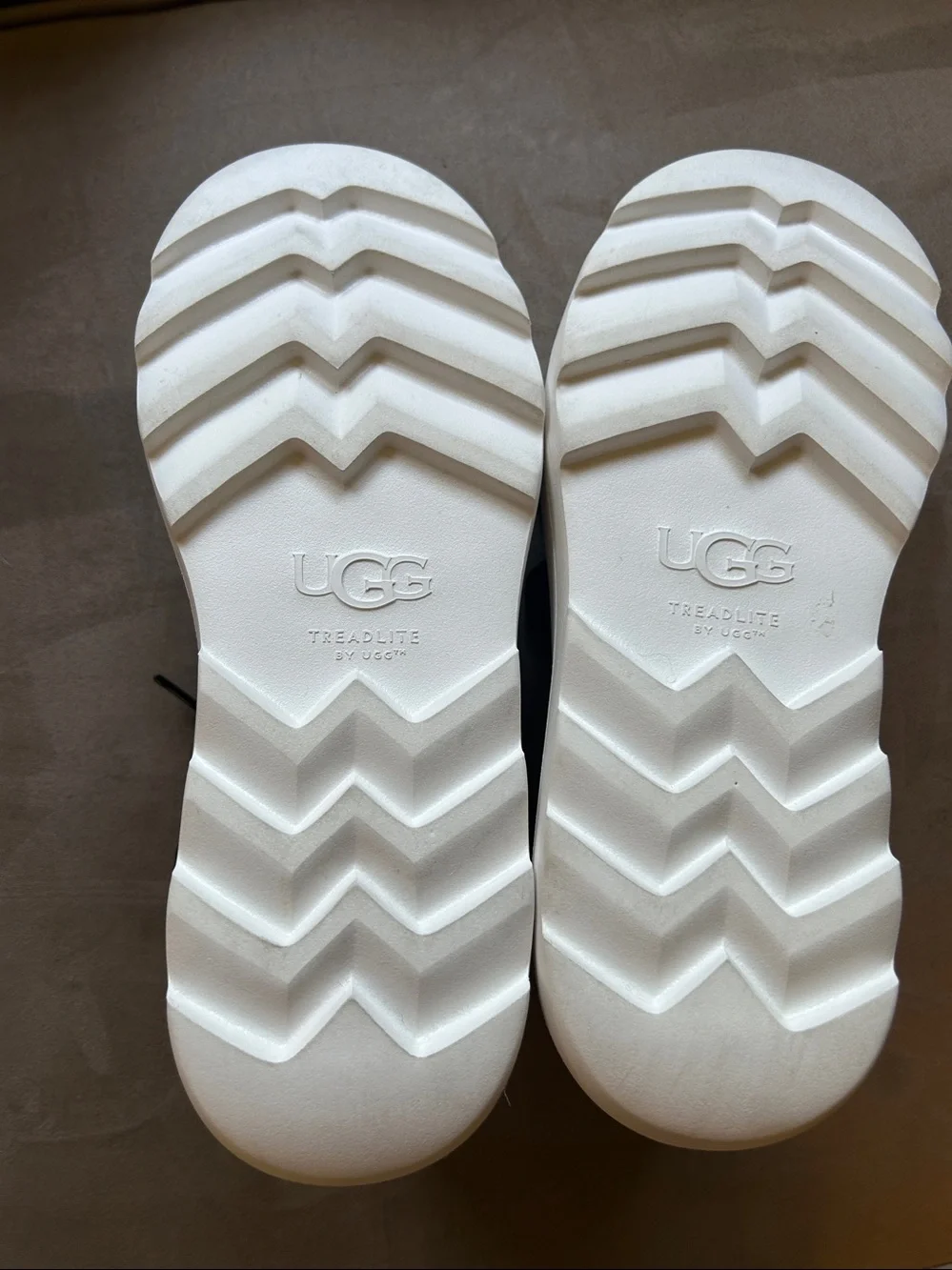 UGG Marin Mega Lace Platform Sneakers size 9.5